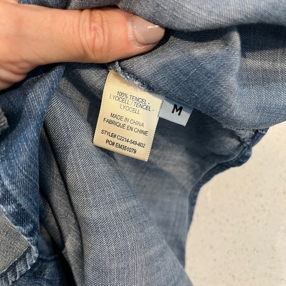 CLOTH & STONE chambray button down tie front, sz medium - Picture 9 of 11